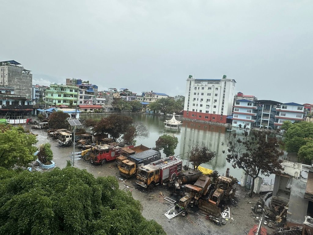 इटहरी आगलागी प्रकरण : दमकल जल्यो, आगो निभाउने के ले ?