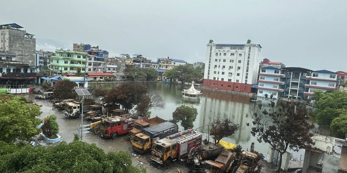 इटहरी आगलागी प्रकरण : दमकल जल्यो, आगो निभाउने के ले ?