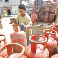 आजदेखि भरी सिलिण्डर ग्यास: आधाको झन्झट सकियो