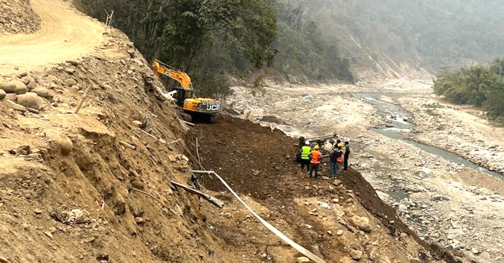 माईखोला राजदुवालीमा सडक पुनर्निर्माण सुरु
