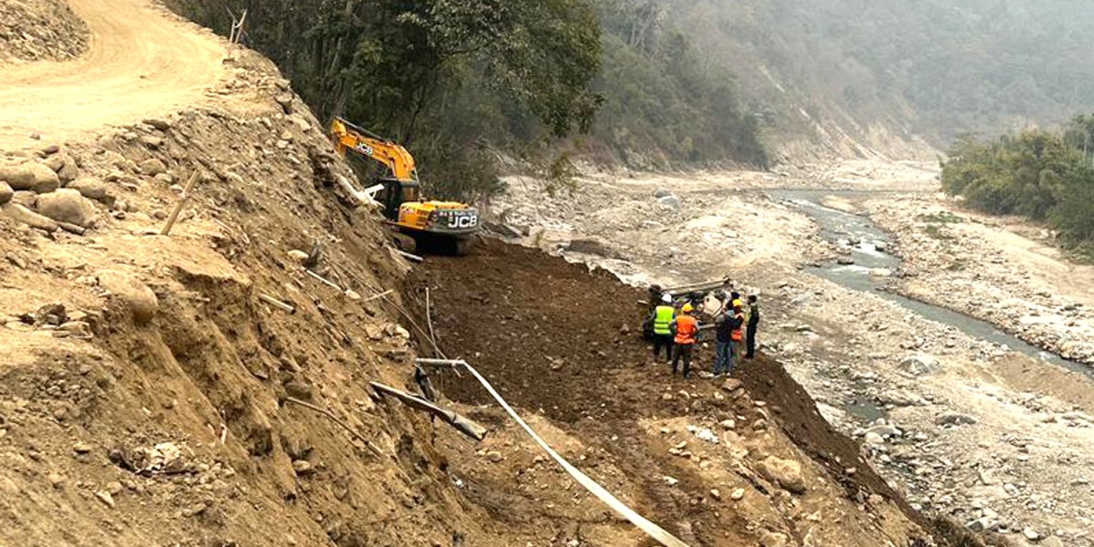 माईखोला राजदुवालीमा सडक पुनर्निर्माण सुरु