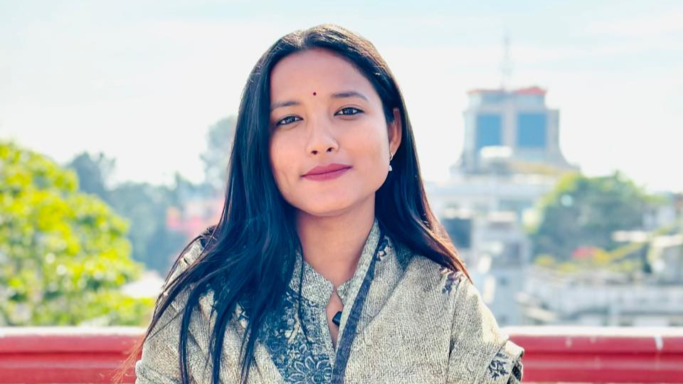 “सिंहदरबार जलाउने सलाई कसको हातमा थियो ?”