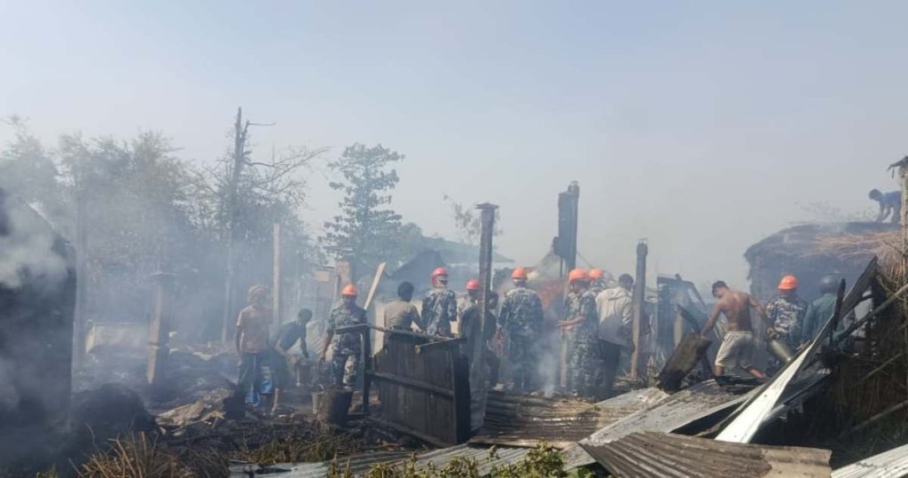 बूढीगंगाको मुसहर बस्तीमा आगलागी ११ घर जलेर खरानी