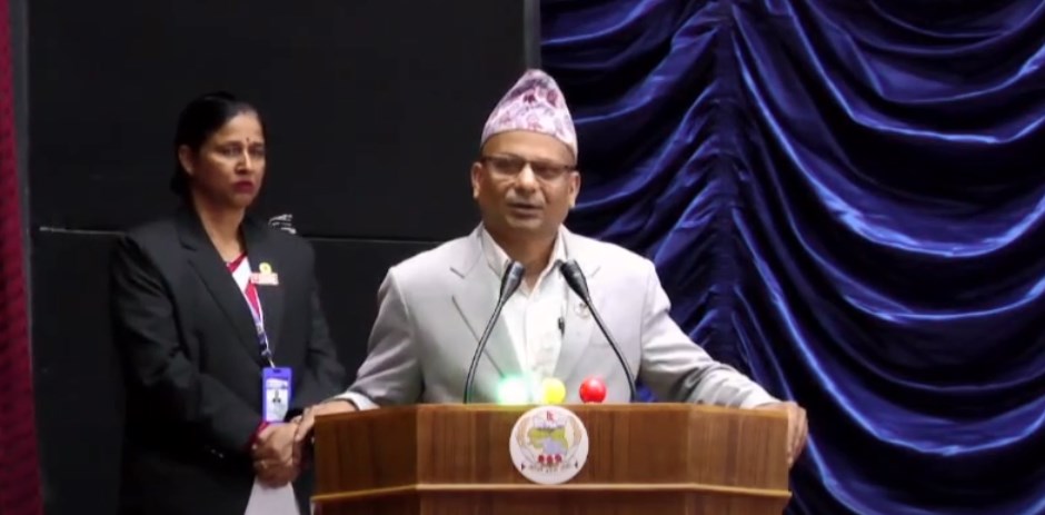 मुख्यमन्त्रीलाई उप्रेतीको चुनौती :  ‘हिम्मत भए प्रदेश खारेज गरेर देखाउनुस्’