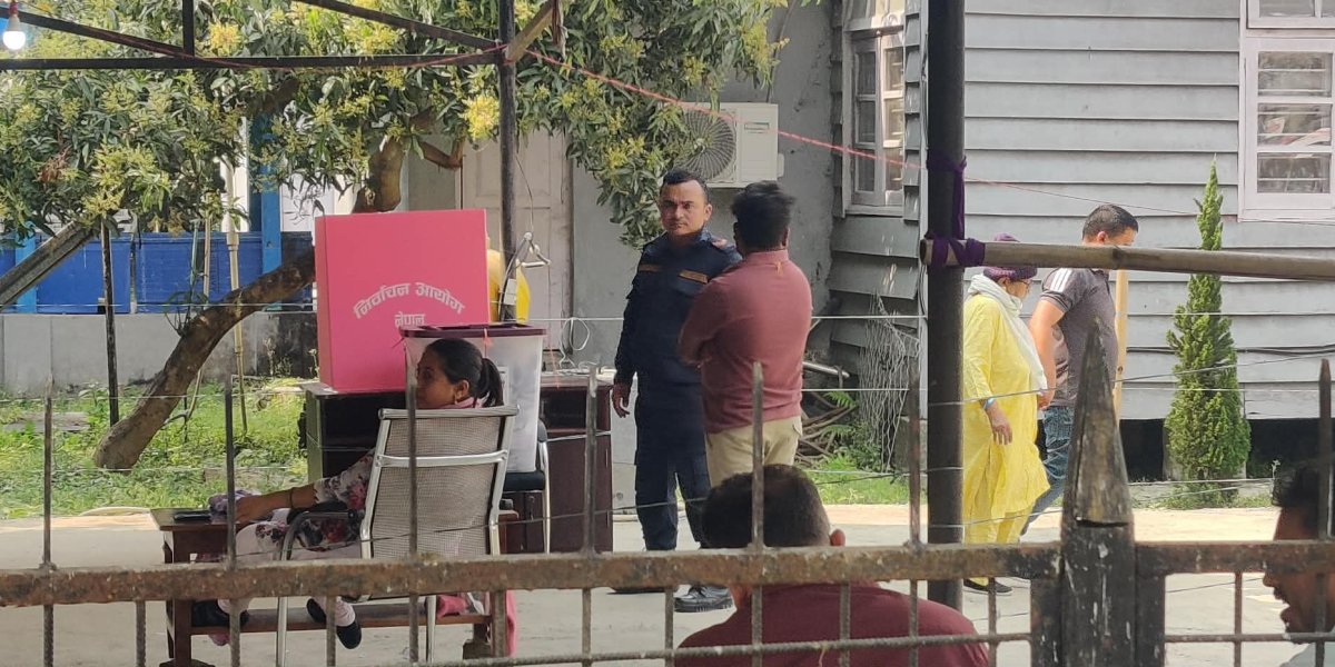 ओली–बालेनको क्षेत्रमा ७० प्रतिशत खसेको अनुमान, मतगणना आजै सुरु गर्ने तयारी