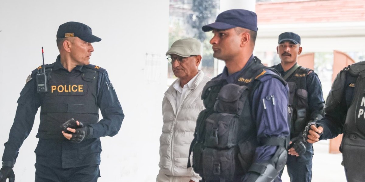 पूर्वगृहमन्त्री रमेश लेखकलाई म्याद थपका लागि अदालत लगियो