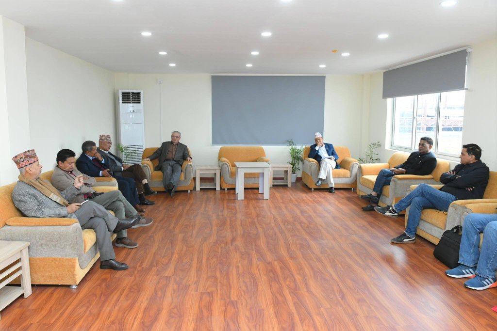 अध्यक्ष ओली पक्राउपछिको रणनीति तय गर्न एमाले सचिवालय बैठक बस्दै