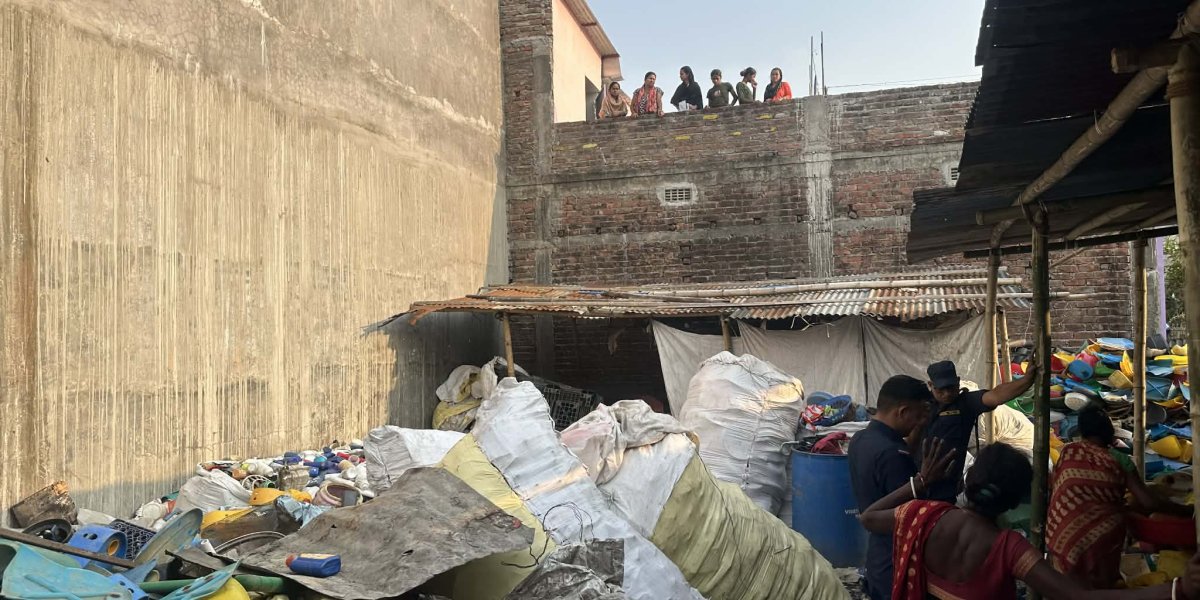 विराटनगरमा चोरीका सिटी खरिद गर्ने कवाडी गोदाममा प्रहरीको छापा