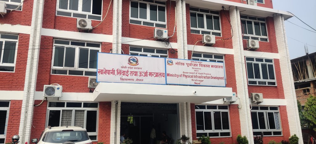 आफ्नै जिल्लाका मुख्यमन्त्रीबाटै हामीलाई ठूलो धोका भयो : निर्माण व्यवसायी