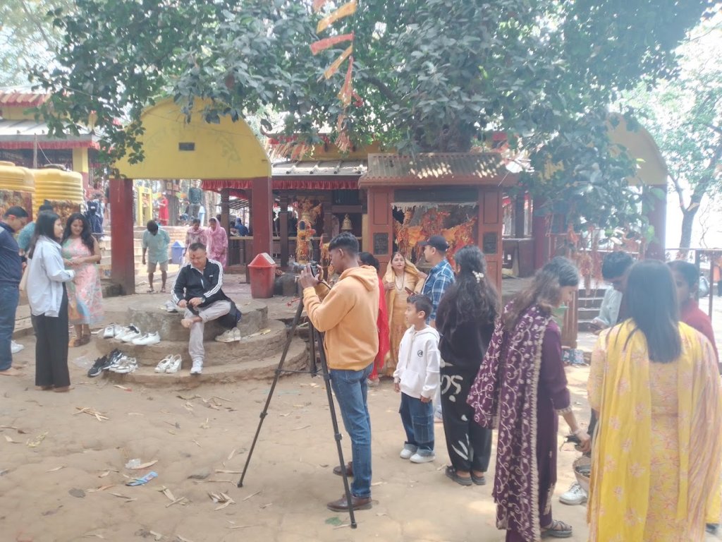 नयाँ वर्ष २०८३ आरम्भ, महँगीका बीच घुमफिर गरेर मनाइँदै