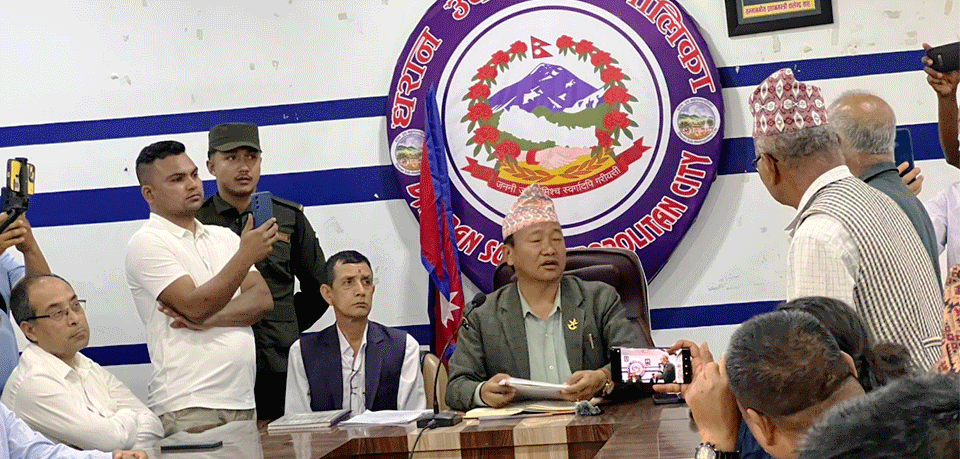 धरानमा नगर अस्पतालको स्थान विवाद चर्कियो, पुरानो जग्गा फिर्ताको माग