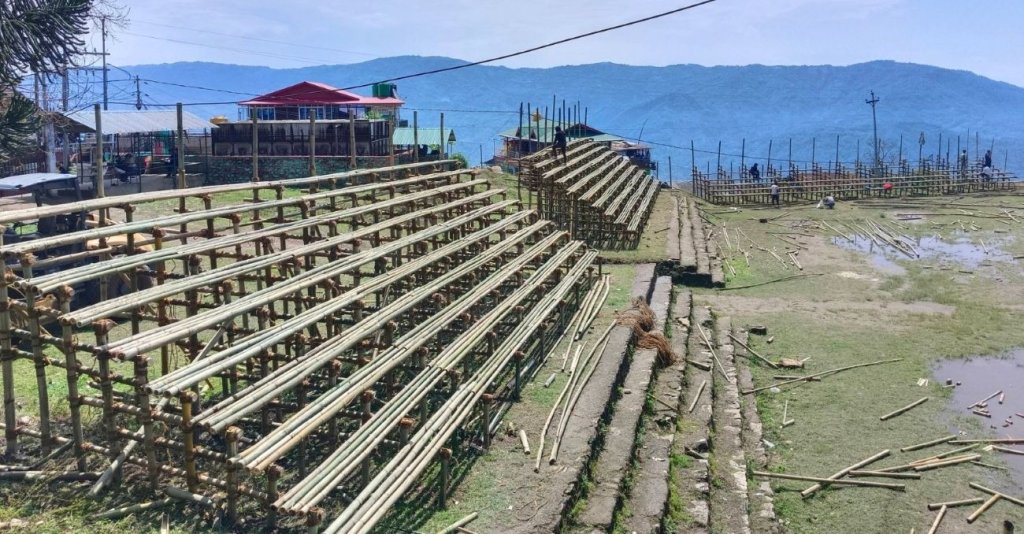 इलाम गोल्डकपको लागि मैदान सुधारियो, दर्शक भने अझै बाँसकै प्यारापिटमा