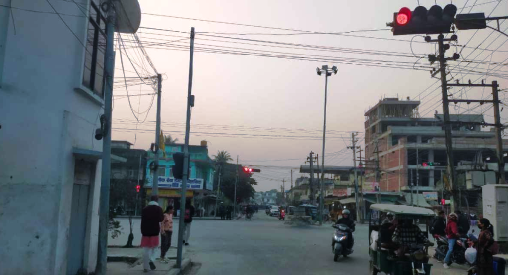 विराटनगरमा जेनजी आन्दोलनमा फोडिएको ट्राफिक लाइट पुनः सञ्चालन