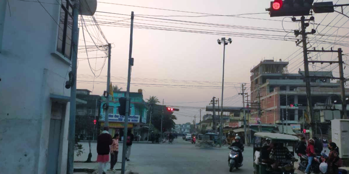 विराटनगरमा जेनजी आन्दोलनमा फोडिएको ट्राफिक लाइट पुनः सञ्चालन