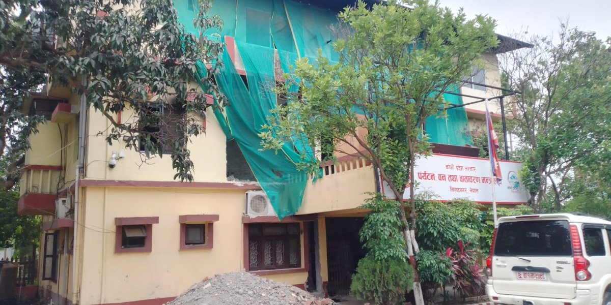 यसरी हुँदैछ मर्मतसम्भार (फोटो फिचर)