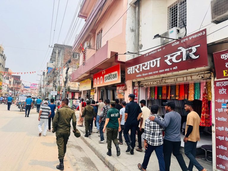 विराटनगरमा फुटपाथ अतिक्रमण हटाउन सुरु, अटेर गरे सामान जफत गरिने