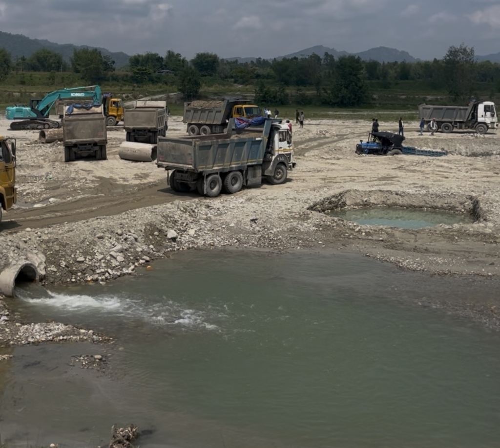एशियन हाइवे निर्माणमा अवैध उत्खननको आरोप