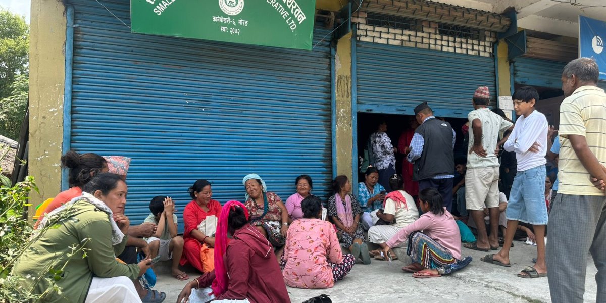 मलका लागि दिनभर लाइन, पालो आउँदा रित्तो हात