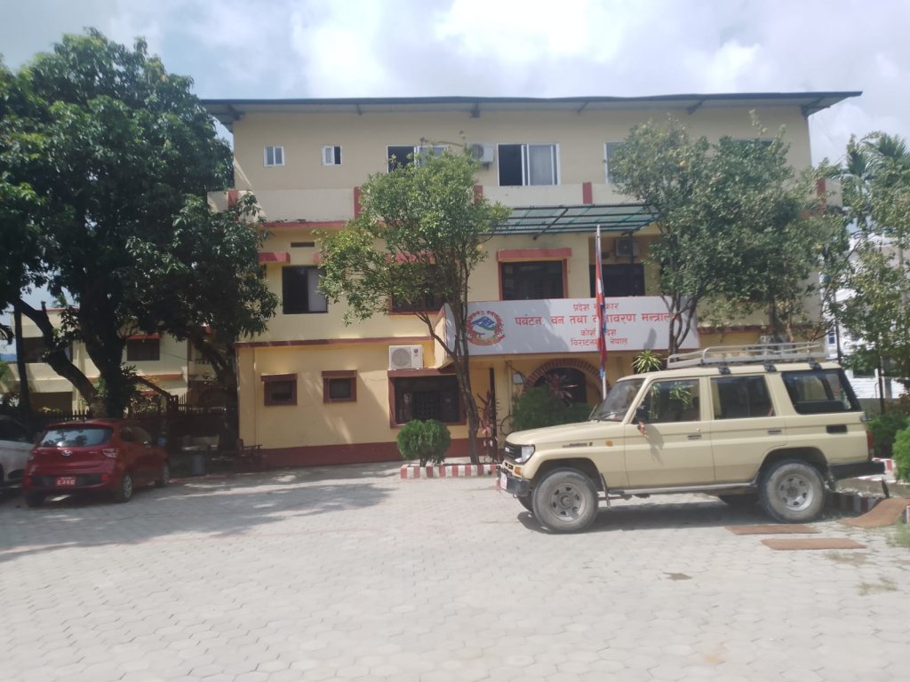 कोशी प्रदेश : पर्यटन मन्त्रालयको दायित्व ३३ करोड बढी, ३ अर्ब लागत अनुमानका ६३ आयोजना अधुरा