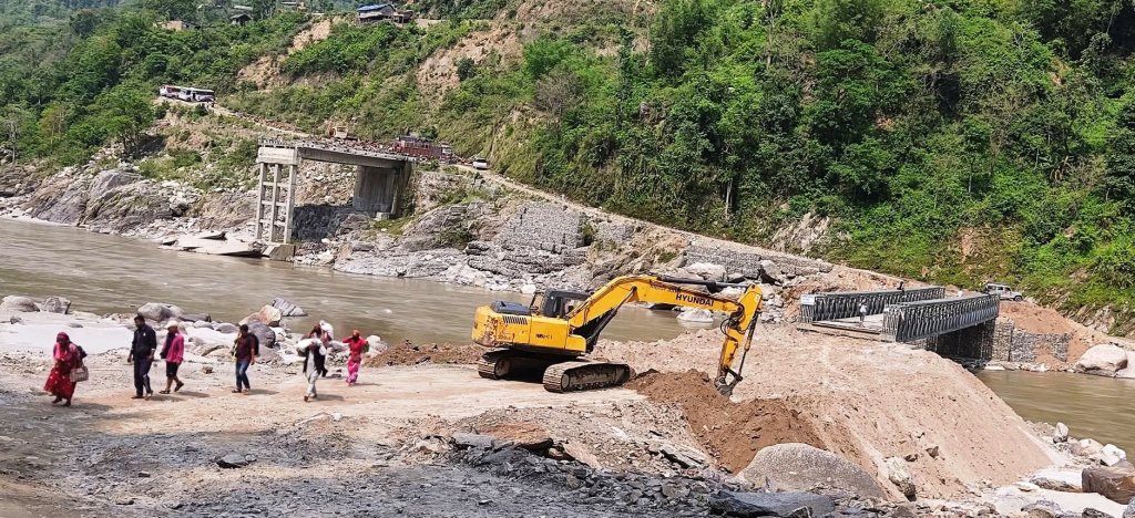 बेलिब्रिज झिकिएपछि खोटाङमा ‘प्राकृतिक नाकाबन्दी’