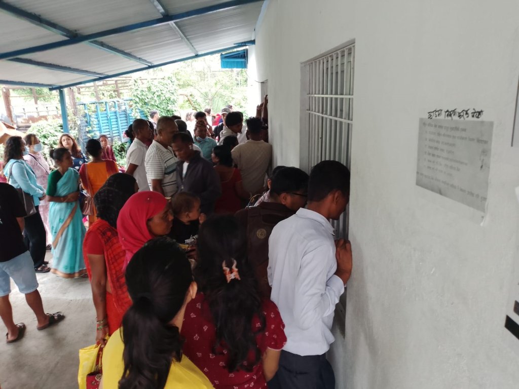 जिल्ला प्रशासन कार्यालयसँगै जलेको राष्ट्रिय परिचय पत्र लिन ५०० जरिवाना तिर्नुपर्ने !