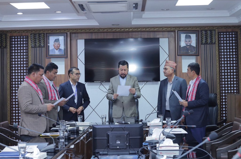 विद्युत् प्राधिकरणको संचालक समितिमा दुई जना नियुक्त, कामु निर्देशकाम दीर्घायू श्रेष्ठ तोकियो