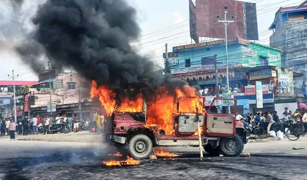 जेनजी आन्दोलनमा सयौं सवारी साधन जलेकोले झापा प्रहरी समस्यामा