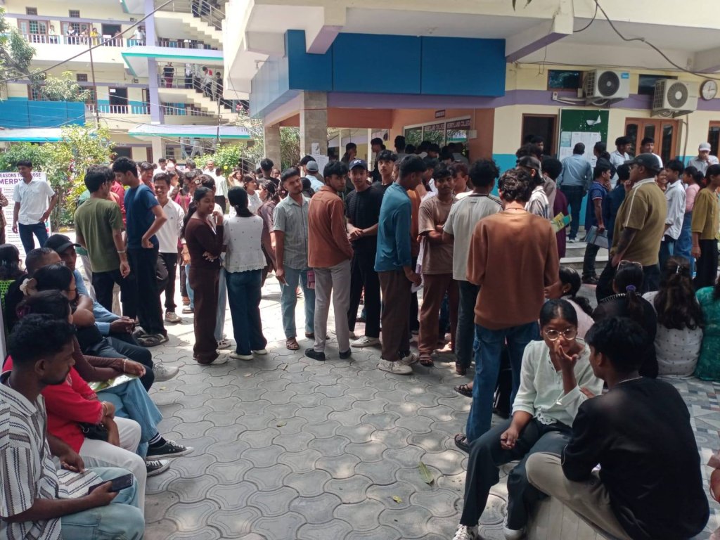 मेरिल्याण्ड कलेजमा भर्ना हुन विद्यार्थीको तछाडमछाड, उत्साहजनक सहभागिता