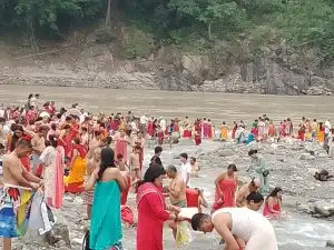बराहक्षेत्रमा अधिकमास स्नान गर्ने भक्तजनको घुइँचो (फोटो फिचर)