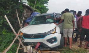 सुनसरीमा डाक्टरले चलाएको कारको ठक्करबाट वरिष्ठ सईको मृत्यु, पत्नी घाइते