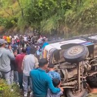 धनकुटामा बस दुर्घटना हुँदा ११ जना घाइते