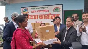 इलाममा ७७ घरपरिवारलाई इन्डक्सन, ३० कृषकलाई चिया टिप्ने मेसिन वितरण