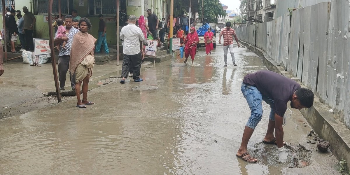सामान्य वर्षाले कोशी अस्पताल जलमग्न