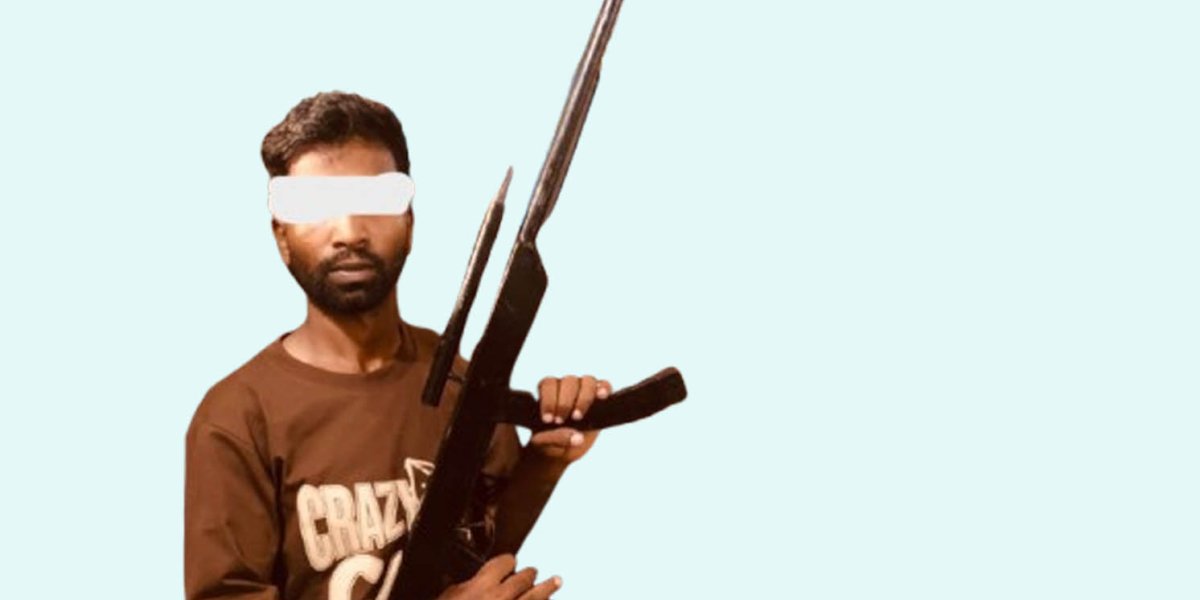 नक्कली हतियार देखाएर समाजमा त्रास फैलाउने युवक प्रहरीको फन्दामा