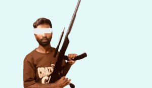 नक्कली हतियार देखाएर समाजमा त्रास फैलाउने युवक प्रहरीको फन्दामा