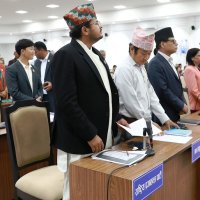 संसद् फेरि अवरुद्ध, प्रधानमन्त्रीले संसदमा आएर माफी माग्नुपर्ने विपक्षीको अडान