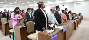 संसद् फेरि अवरुद्ध, प्रधानमन्त्रीले संसदमा आएर माफी माग्नुपर्ने विपक्षीको अडान