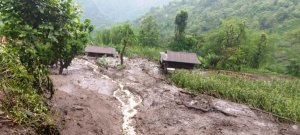 बाढी पहिरोबाट संखुवासभामा कोशी राजमार्ग अवरुद्ध, ताप्लेजुङमा घर र जलविद्युत् आयोजनामा क्षति
