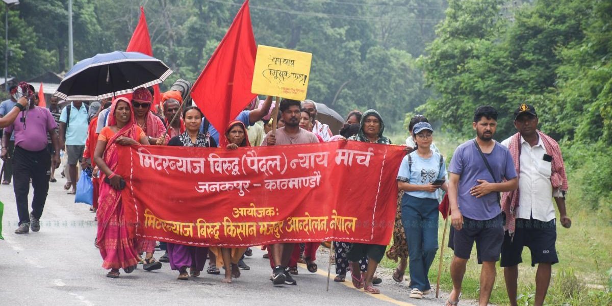 मिटरब्याज पीडितको पैदल न्याय मार्च लालबन्दी पुग्यो, काठमाडौंतर्फ यात्रा जारी