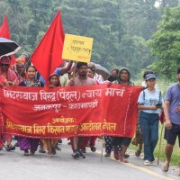 मिटरब्याज पीडितको पैदल न्याय मार्च लालबन्दी पुग्यो, काठमाडौंतर्फ यात्रा जारी