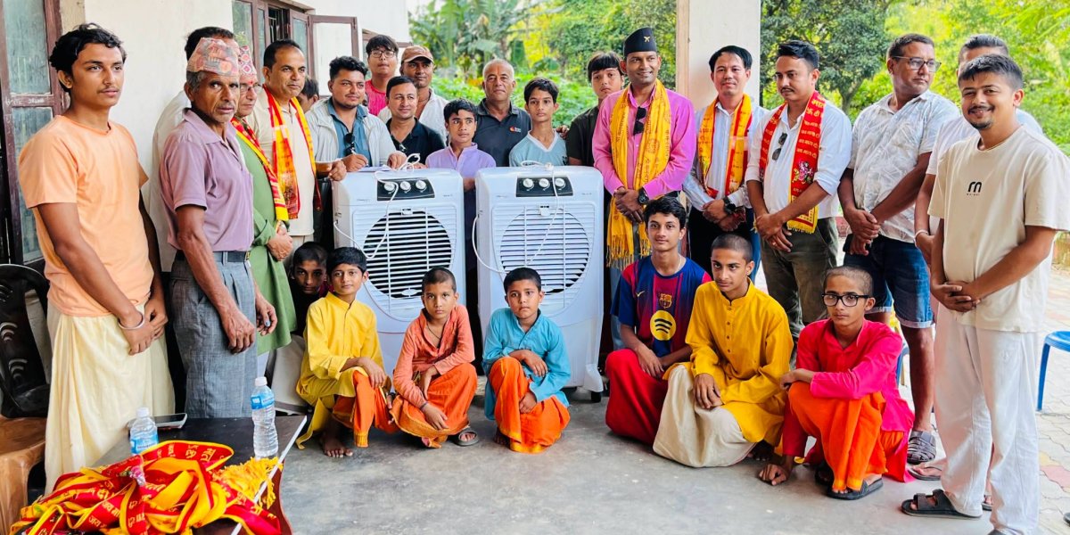 एभरेष्ट हाईपर मार्केटद्वारा गुरूकुलका बटुकलाई कुलर सहयोग