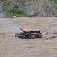 तमोरमा आकस्मिक बाढी, जल्दै गरेको चिता बगायो
