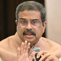 आन्दोलन चर्किएपछि भारतका शिक्षामन्त्री धर्मेन्द्र प्रधानद्वारा राजीनामा