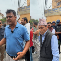 सेयर बजार निरन्तर घटेपछि सेबोन घेराउ गर्न पुगे लगानीकर्ता