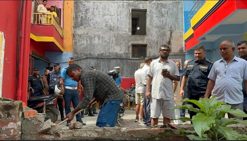 विराटनगरमा पुजारीको नाममा दर्ता भएको काली मन्दिरको जग्गा खाली गरियो