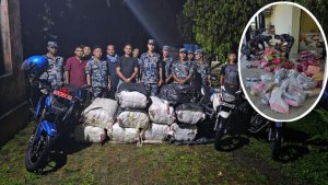 मोरङमा तस्करी गरेर भारतबाट ल्याएको लाखौंको कपडा बरामद