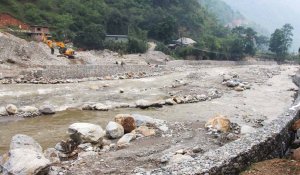 बस्ती जोगाउन हेंवा खोलामा २७६ मिटर तटबन्ध निर्माण